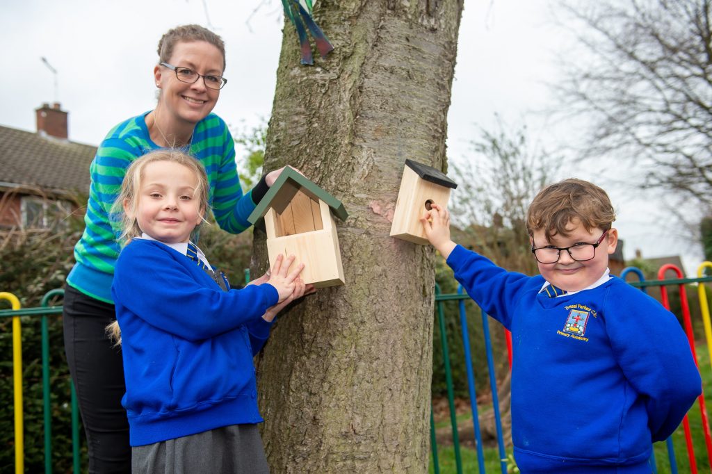 Nest boxes and Bird feeders donation Tynsel Parkes CE Primary Academy